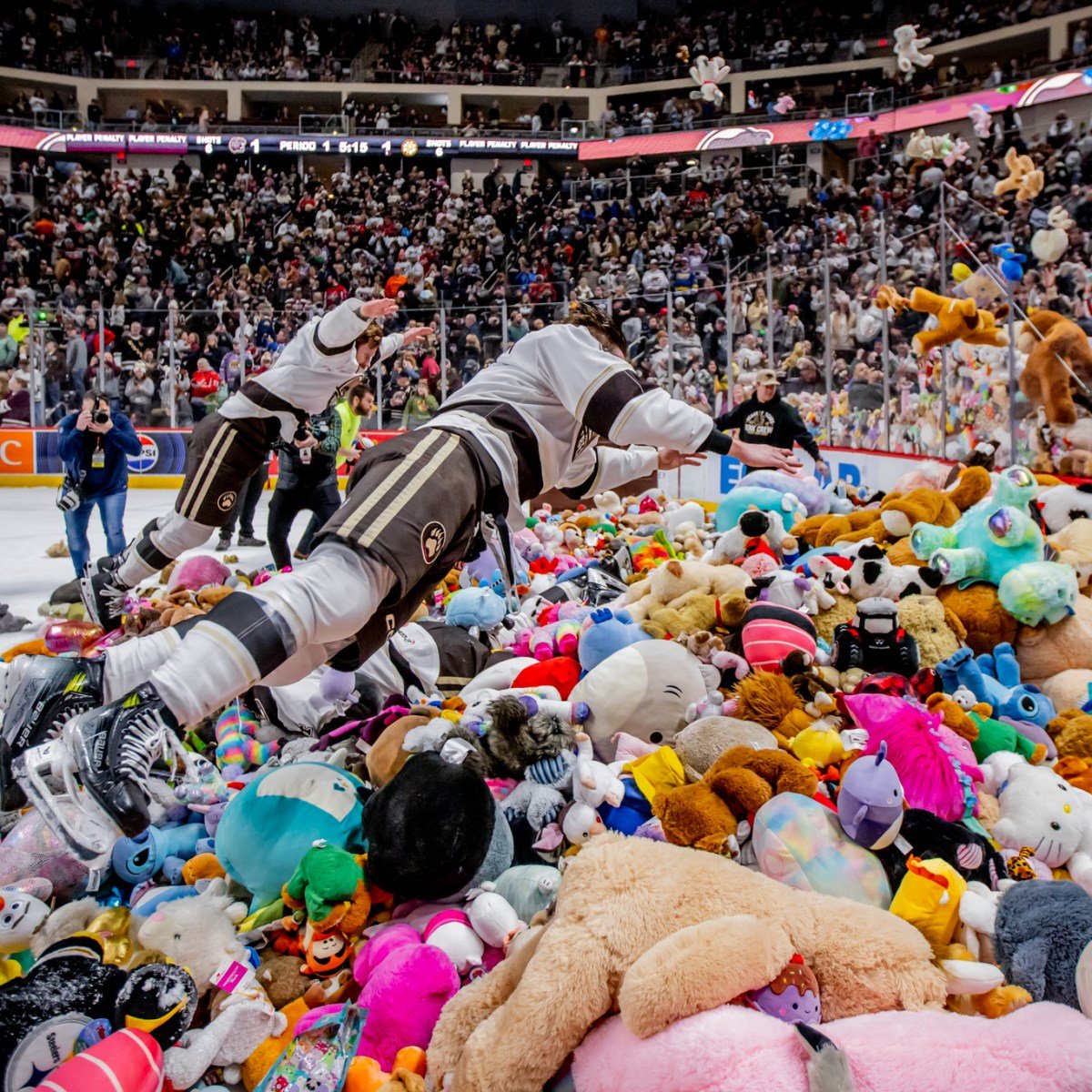 World-Record Sweet Cuddly Mayhem: Images from Hershey Bears’ 2025 Teddy Bear Toss