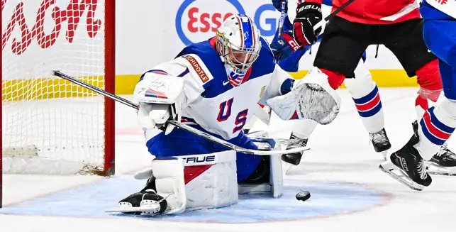 United States wins preliminary round pool at World Juniors for fifth straight year, downs Canada 4-1 on New Year's Eve behind Augustine's 38 saves - College Hockey