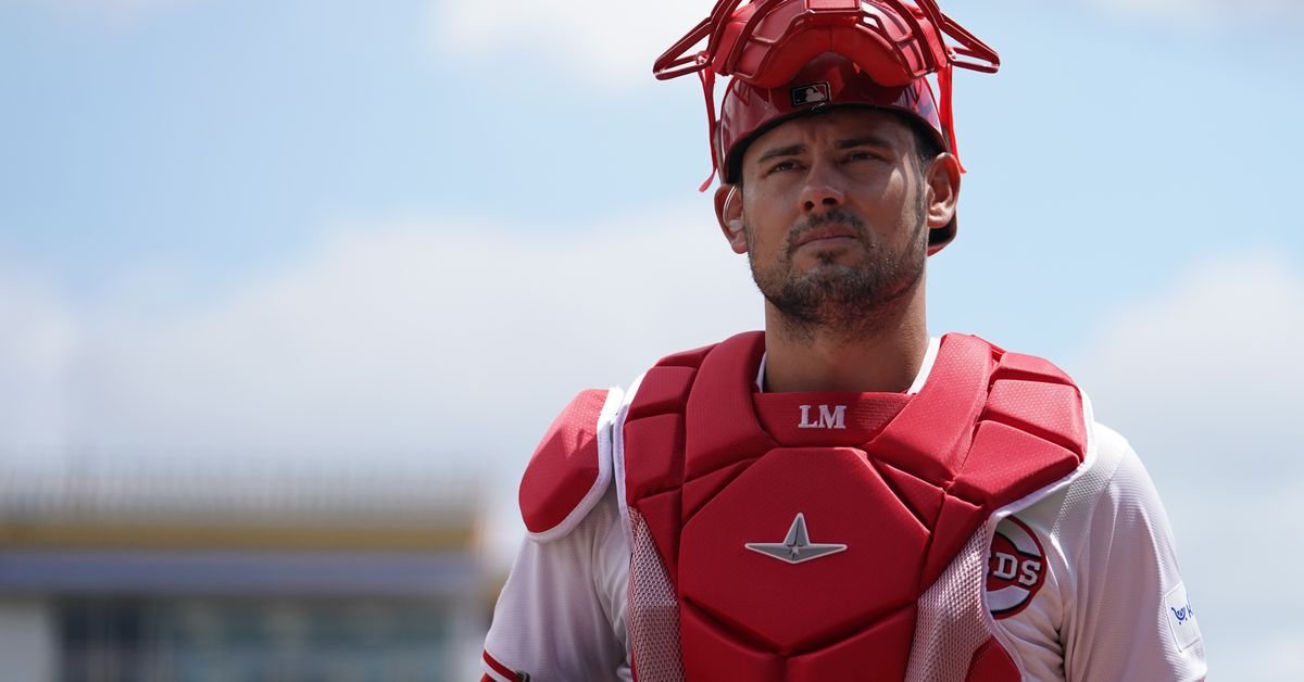 Royals sign catcher Luke Maile to minor league deal