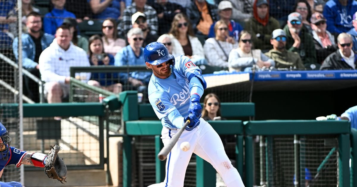 Royals use loud contact to win rain-shortened game 8-2 over Angels