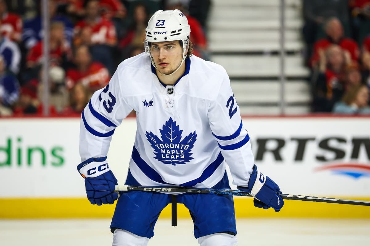 Maple Leafs’ Matthew Knies fights Golden Knights’ Zach Whitecloud after opening faceoff