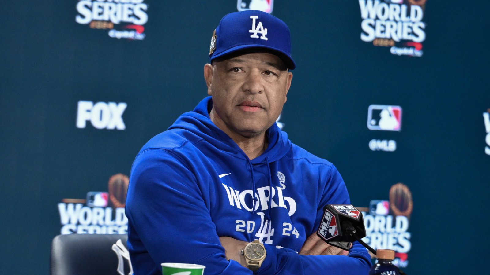 Dodgers contract for Dave Roberts comes with big expectations