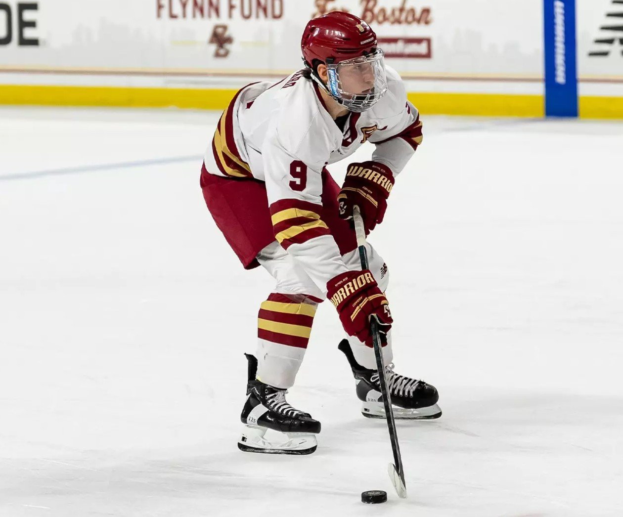 Boston College's Leonard chosen '24-25 Hockey East player of the year, BU blueliner Hutson best rookie, UConn's Cavanaugh top coach, UMass Lowell's Cole academic champion - College Hockey
