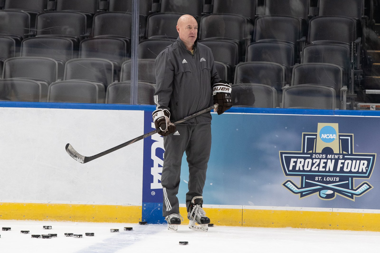 Western Michigan's Ferschweiler leads Broncos to national championship, named unanimous USCHO Coach of the Year for 2024-25 campaign - College Hockey