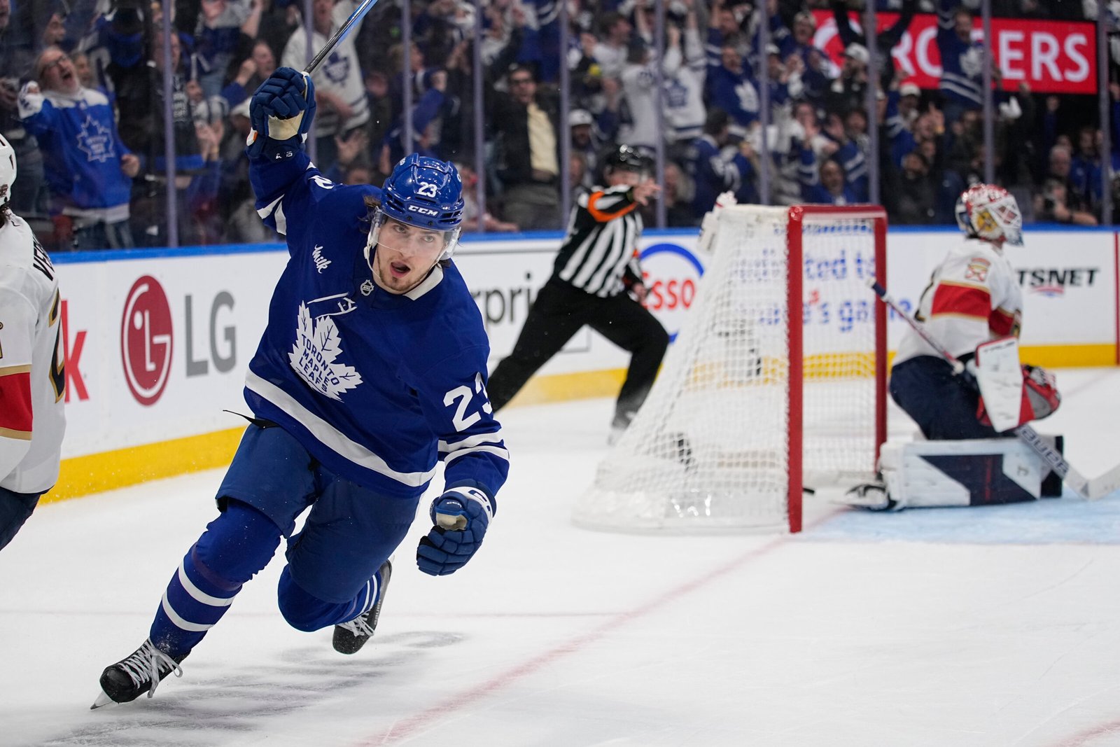 Maple Leafs Sign Matthew Knies to a 6-Year Extension - The Hockey Writers - NHL News