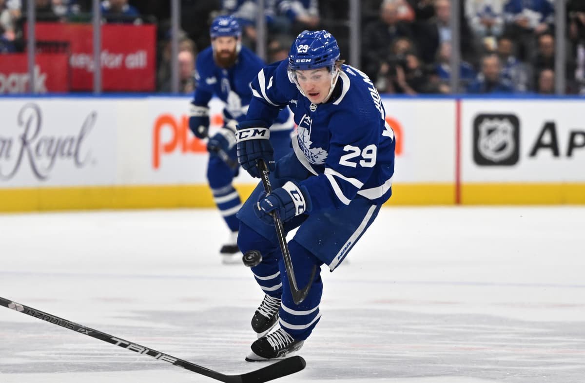 Where did departing Maple Leafs players sign on July 1?