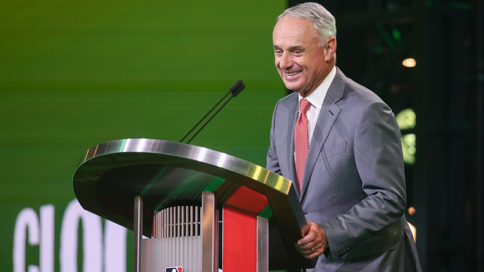 Manfred on Twins sale, media rights, potential for Bay Area expansion