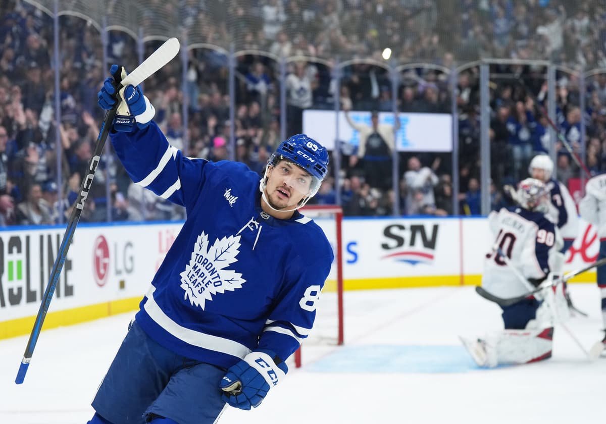 Maple Leafs sign Nick Robertson to one-year, $1.825 million contract