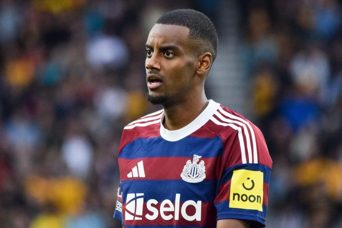 Howe wants 'clarity' on Isak future