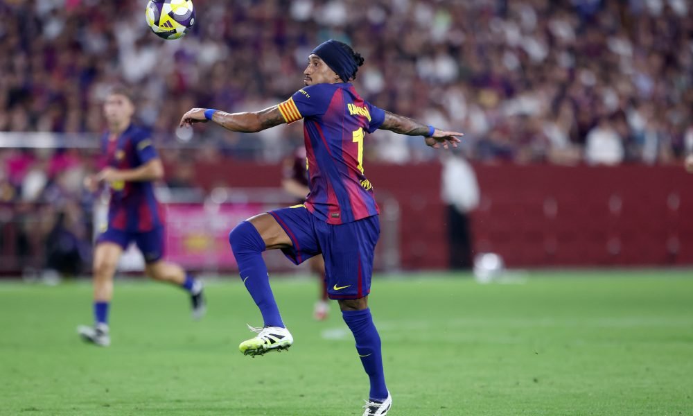 KOBE, JAPAN - JULY 27: FC Barcelona's Raphinha controls the ball during the preseason friendly between Vissel Kobe and FC Barcelona at Noevir Stadium Kobe on July 27, 2025 in Kobe, Hyogo, Japan. (Photo by Paul Miller/Getty Images)