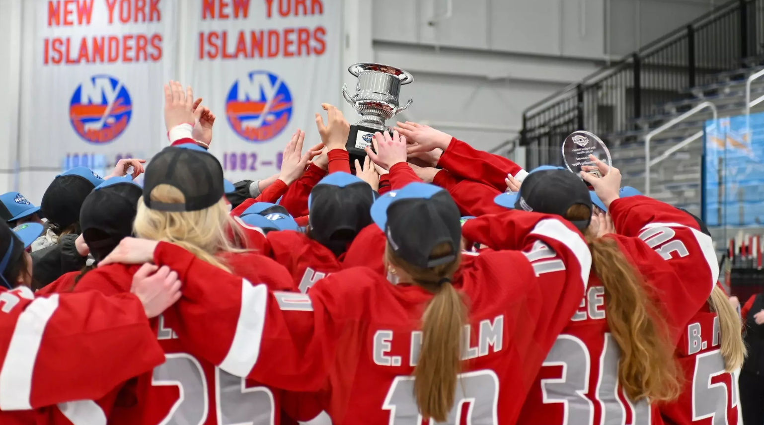Women’s Division I College Hockey: 2025-26 NEWHA season preview - College Hockey