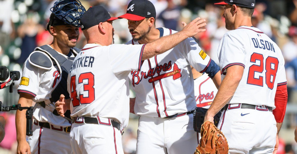 Atlanta Braves News: Manager search, player reviews, playoffs, more