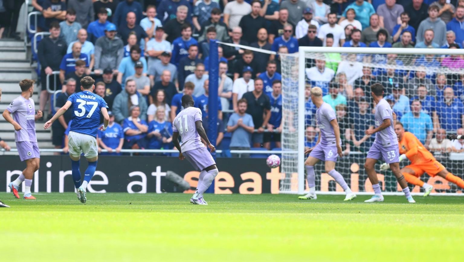 Newcastle watching £20m Premier League midfielder - Report